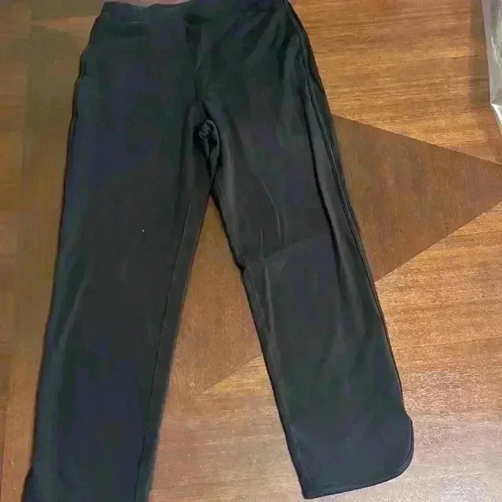 Lululemon women’s joggers
